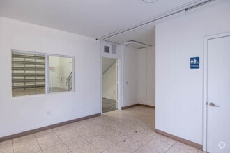 1211 Stirling Rd, Dania Beach, FL for lease Interior Photo- Image 2 of 5