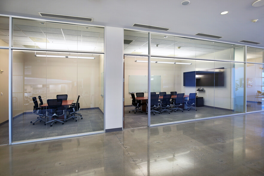 5000 Headquarters Dr, Plano, TX for lease - Interior Photo - Image 3 of 35