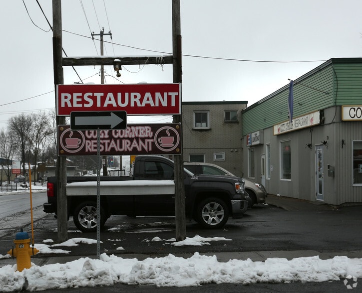 85 Main St N, Alexandria, ON for lease - Building Photo - Image 2 of 3