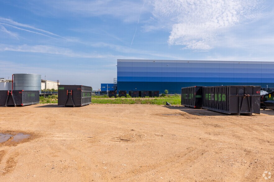 Avenida de Cristóbal Colón, 232, Guadalajara, Guadalajara for sale - Building Photo - Image 2 of 19