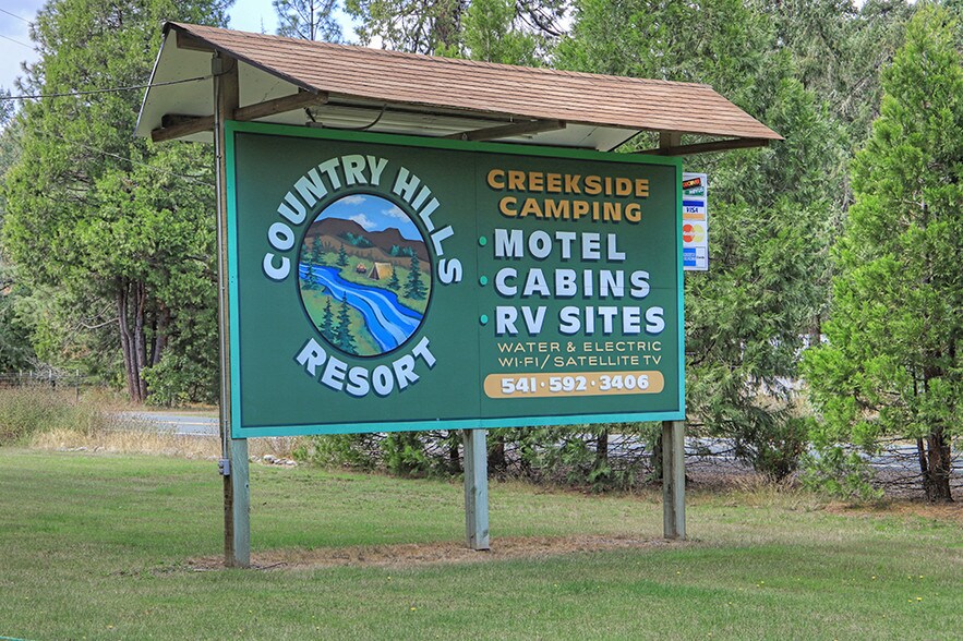 7901 Caves Hwy, Cave Junction, OR for sale - Primary Photo - Image 1 of 1