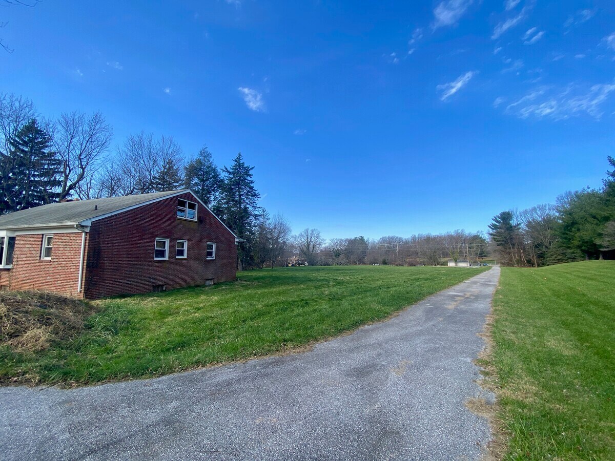 4223 Bedford Rd, Pikesville, MD 21208