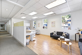 549 Us-30, Imperial, PA for sale Interior Photo- Image 2 of 11