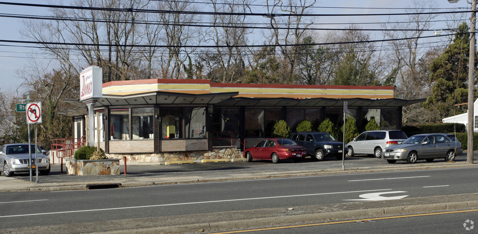 756 N Broadway, Amityville, NY for sale - Primary Photo - Image 1 of 1