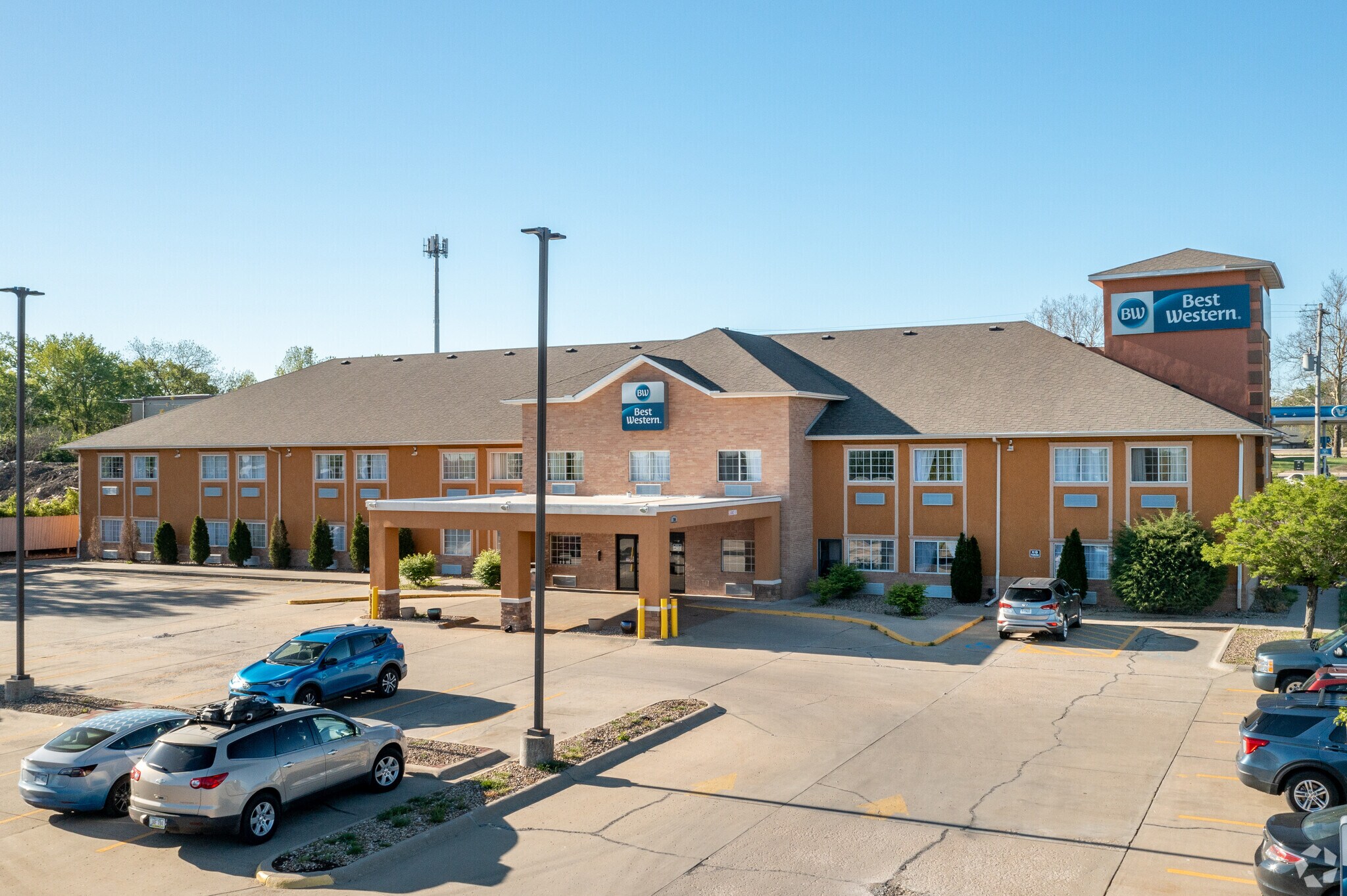 700 SW Fairlawn Rd, Topeka, KS 66606 Best Western Topeka Inn & Suites