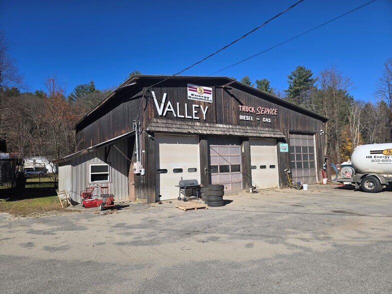 37 Chester Rd, Springfield, VT for sale - Primary Photo - Image 1 of 5