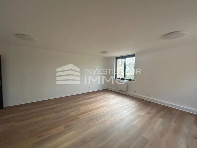Office in Lognes for lease - Interior Photo - Image 1 of 6