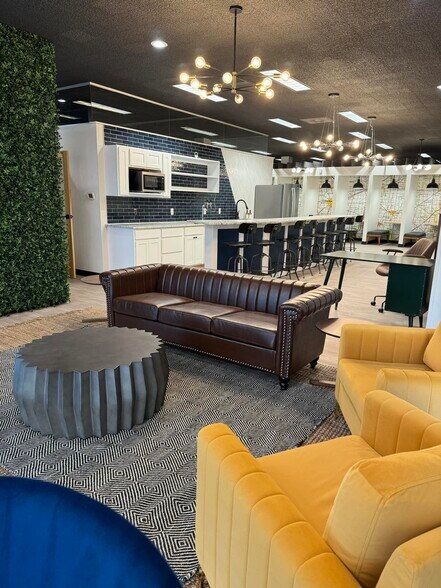 181 E Center St, Marion, OH for lease - Interior Photo - Image 2 of 18