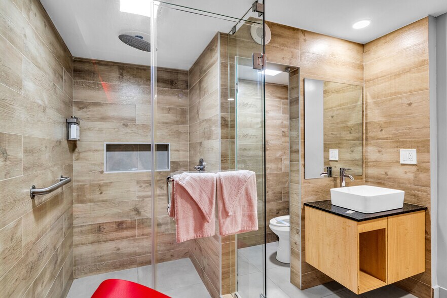 841 N Krome Ave, Homestead, FL for sale - Interior Photo - Image 3 of 24