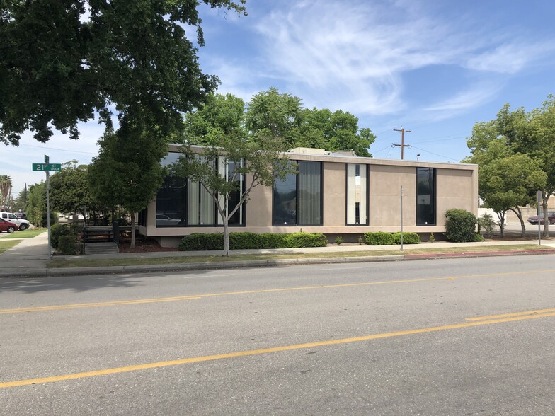 2100 E St, Bakersfield, CA for sale - Building Photo - Image 1 of 1