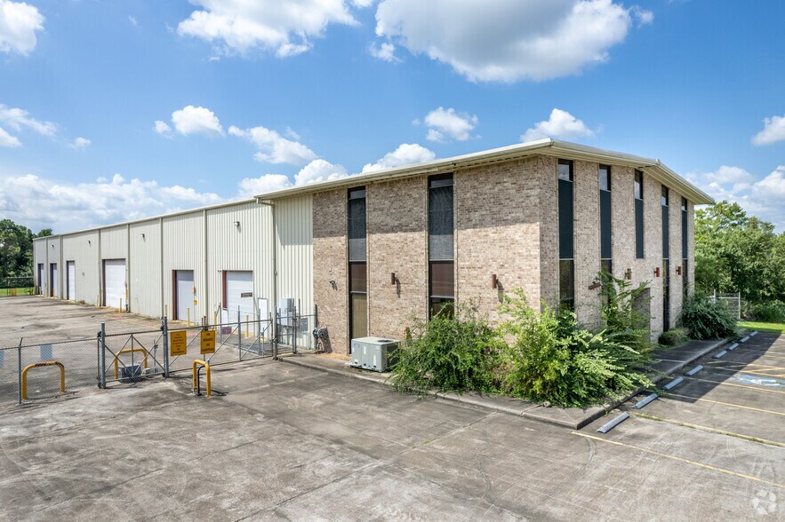 1111 Fm 517 Rd, Alvin, TX for sale - Primary Photo - Image 1 of 1