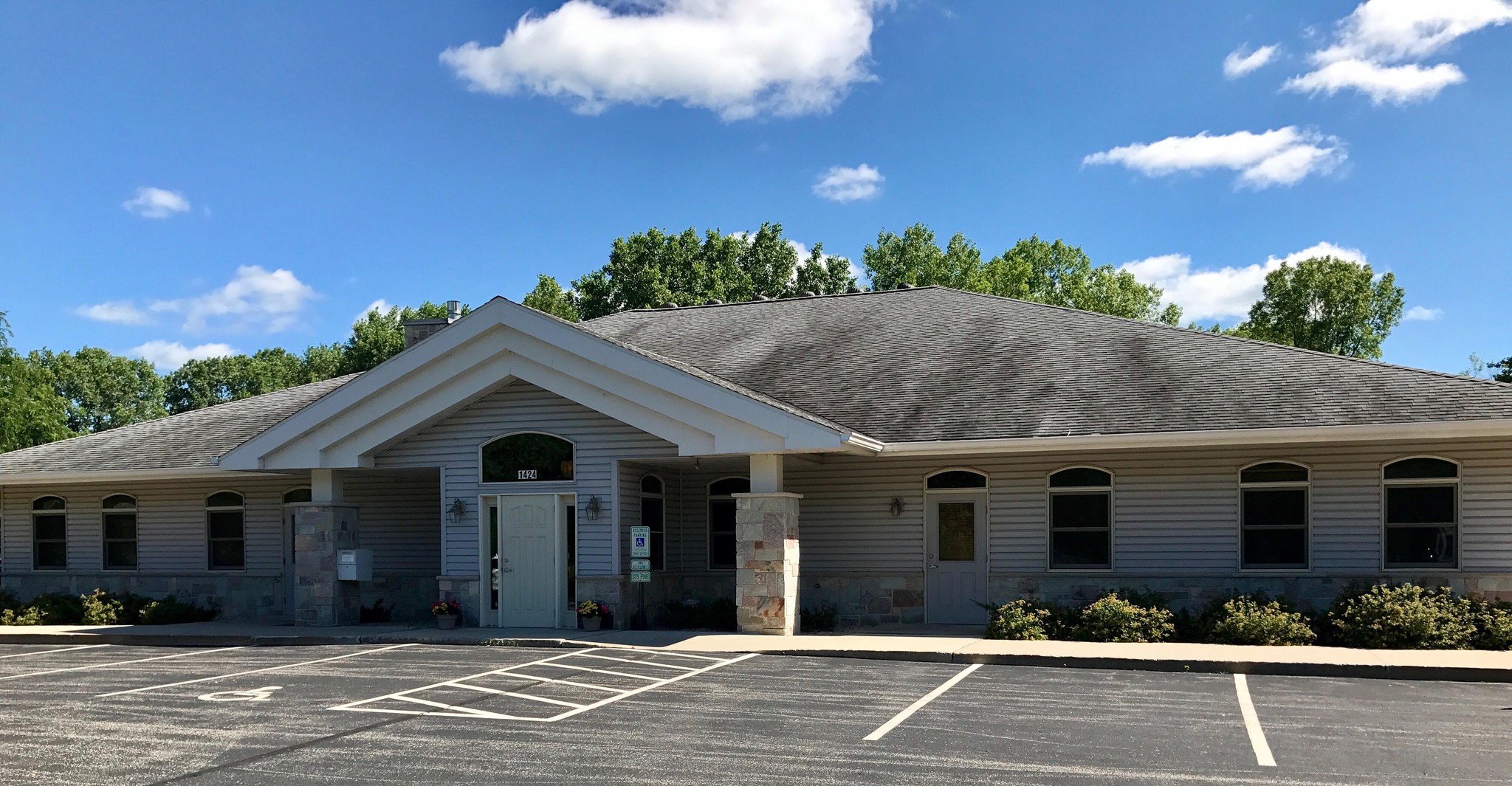 1424 Lynn Ave, Fond Du Lac, WI for sale Building Photo- Image 1 of 1