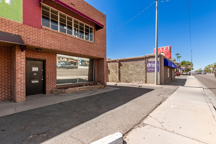 623 E Indian School Rd, Phoenix, AZ for lease - Building Photo - Image 3 of 20