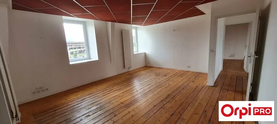 Office in Saint-Brieuc for lease - Interior Photo - Image 2 of 3