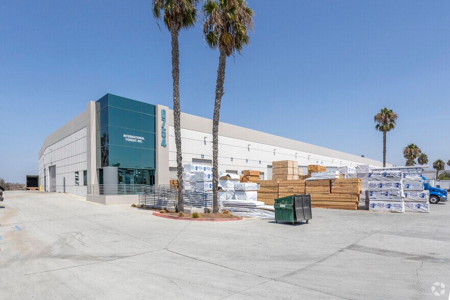 6774 Calle De Linea, San Diego, CA for lease - Building Photo - Image 2 of 5