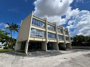 5555 Hollywood Blvd, Hollywood, FL for lease Building Photo- Image 2 of 26