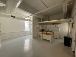 18 W 7th St, Cincinnati, OH for lease Building Photo- Image 2 of 2