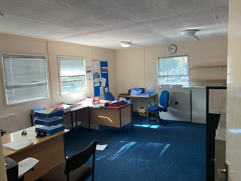 7 Law Pl, East Kilbride for lease - Building Photo - Image 3 of 9