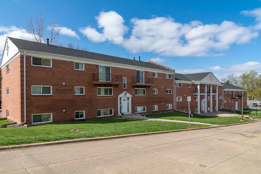 7301 Corby St, Omaha, NE 68134