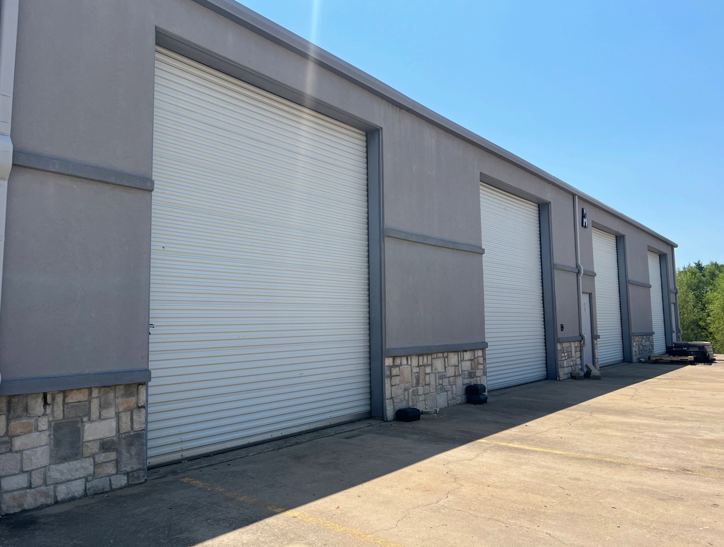 10921 E Crystal Falls Pkwy, Leander, TX for lease Interior Photo- Image 1 of 7