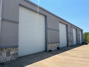10921 E Crystal Falls Pkwy, Leander, TX for lease Interior Photo- Image 1 of 7