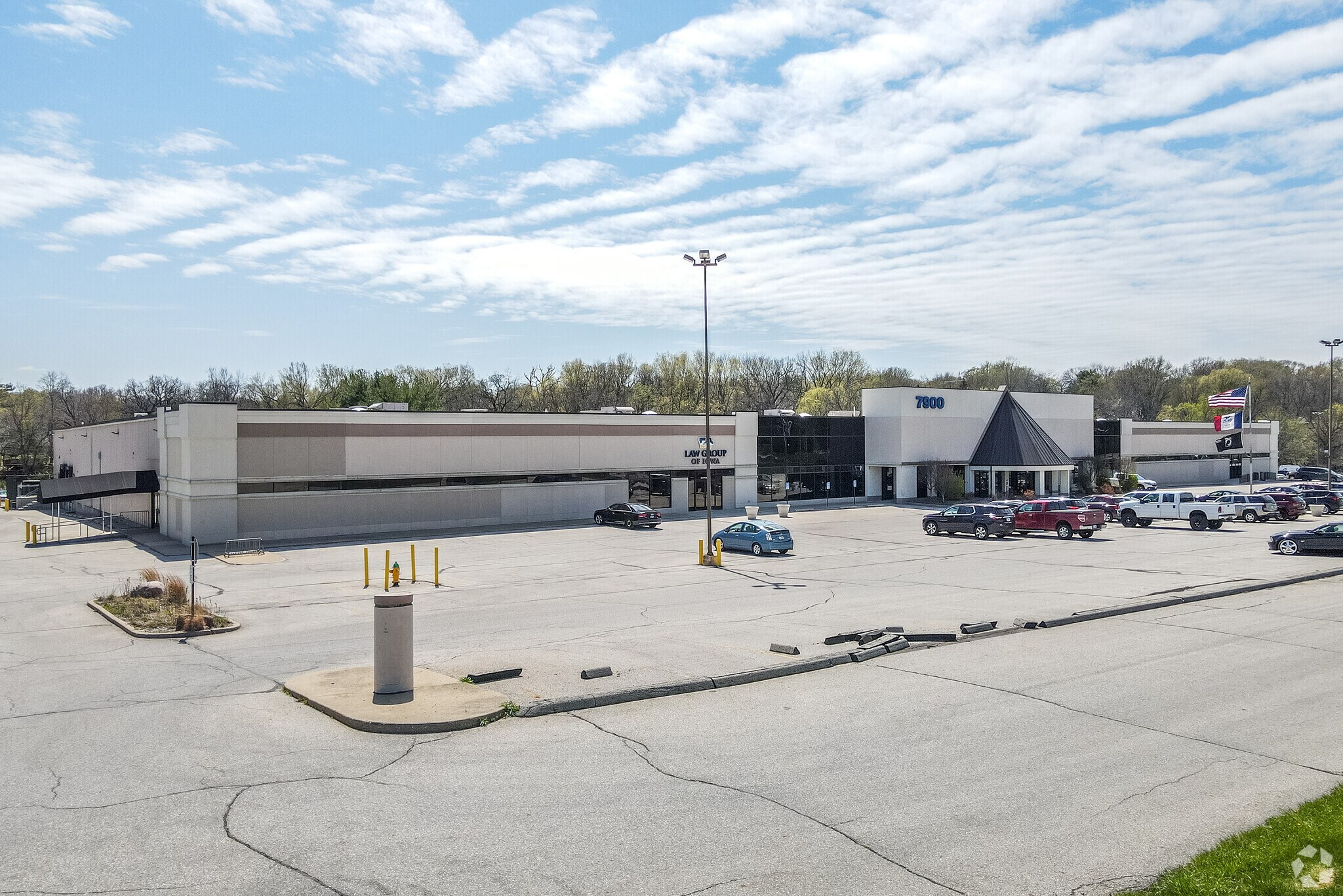 7900 Hickman Rd, Windsor Heights, IA 50324 Office for Lease