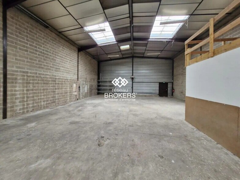 Industrial in Pontault-Combault for lease - Interior Photo - Image 3 of 8