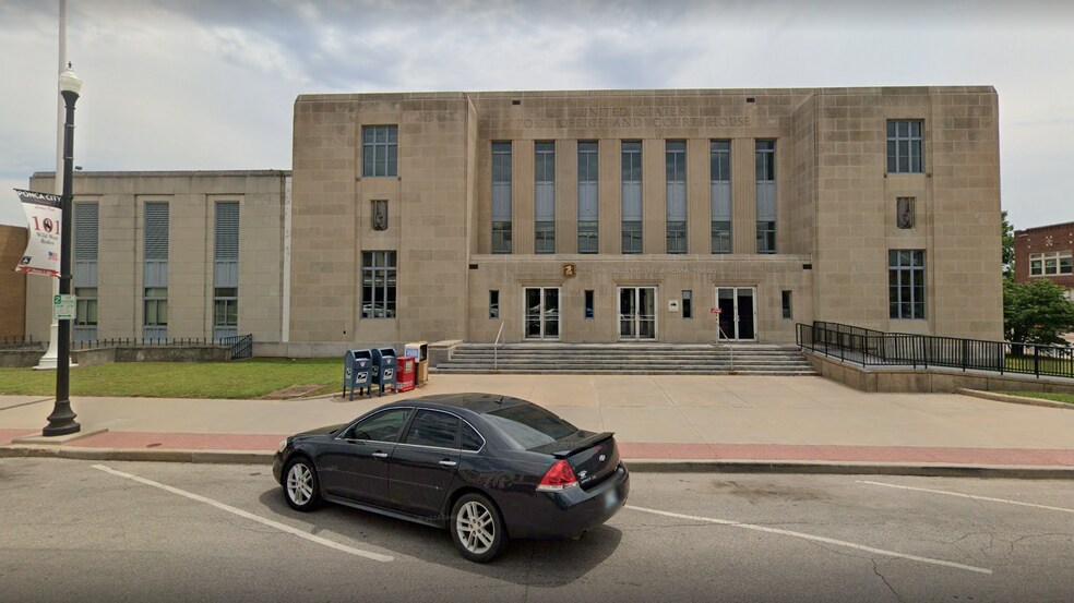 402 E Grand Ave, Ponca City, OK for lease - Building Photo - Image 1 of 5