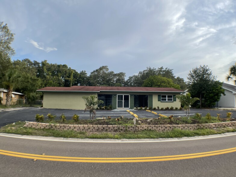 2112 Constitution Blvd, Sarasota, FL for sale - Building Photo - Image 1 of 1