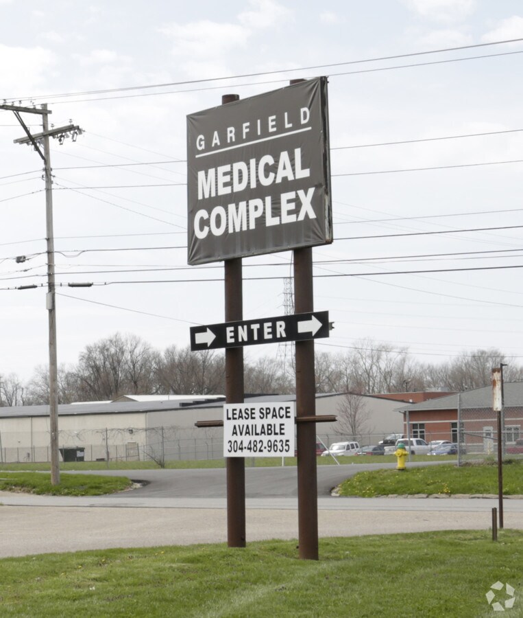 2010 Garfield Ave, Parkersburg, WV 26101