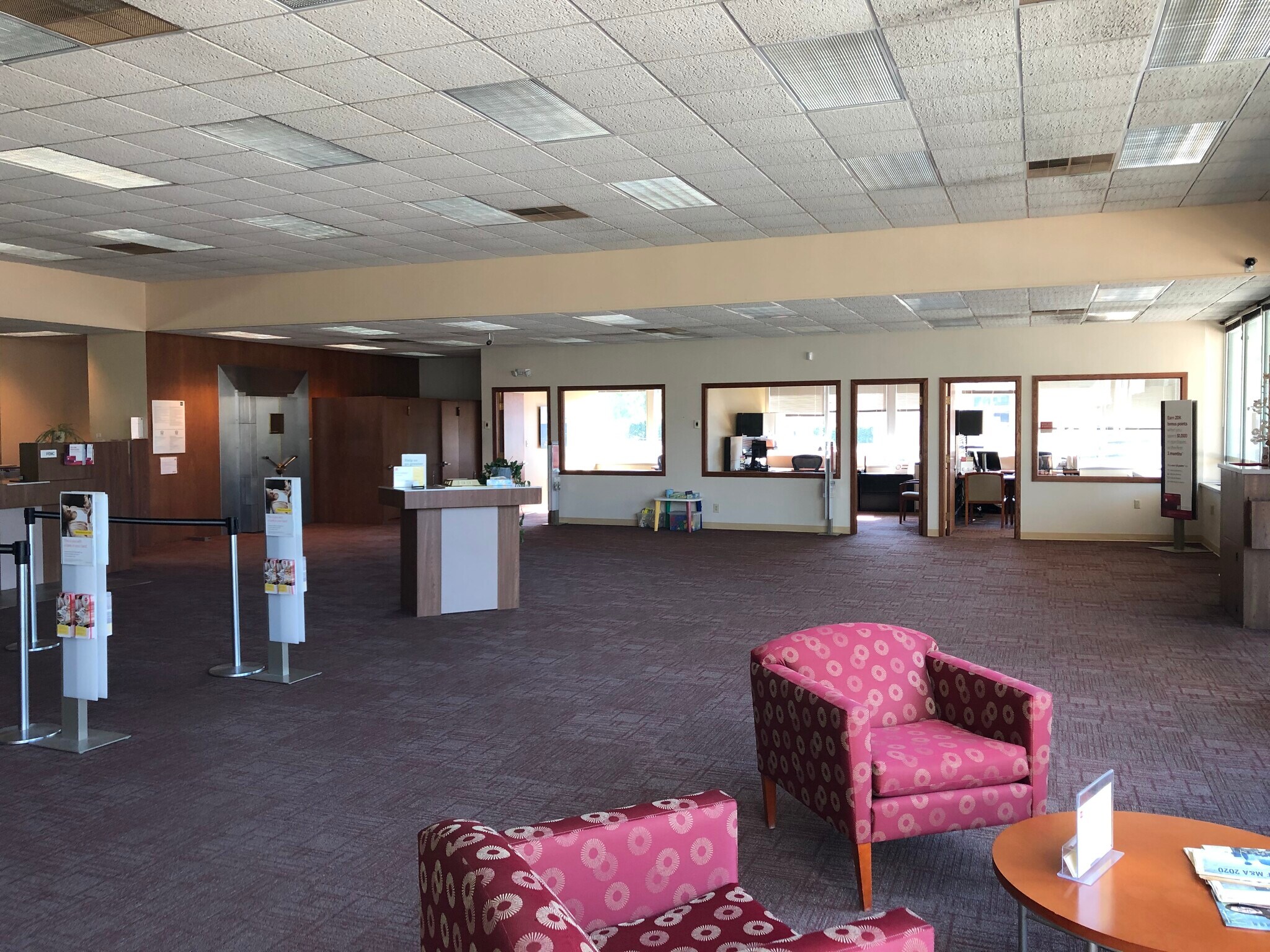 806 Monroe St, Sheboygan Falls, WI 53085 Wells Fargo Bank