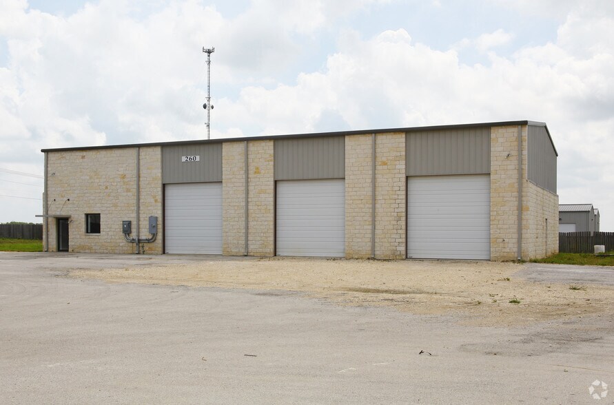 260 Weldon Johnston Way, Kyle, TX for sale - Primary Photo - Image 1 of 1