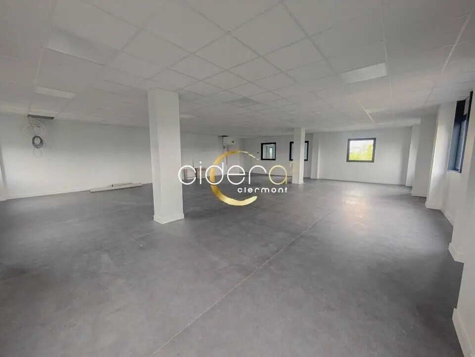 Office in Clermont-Ferrand for lease Interior Photo- Image 1 of 8