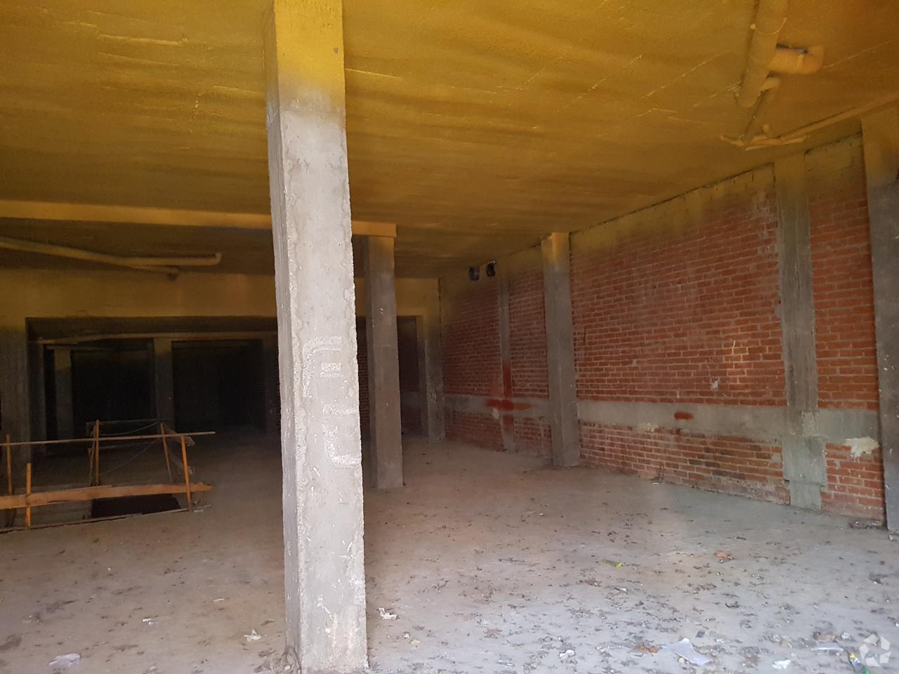 Retail in Toledo, Toledo for lease Interior Photo- Image 1 of 3