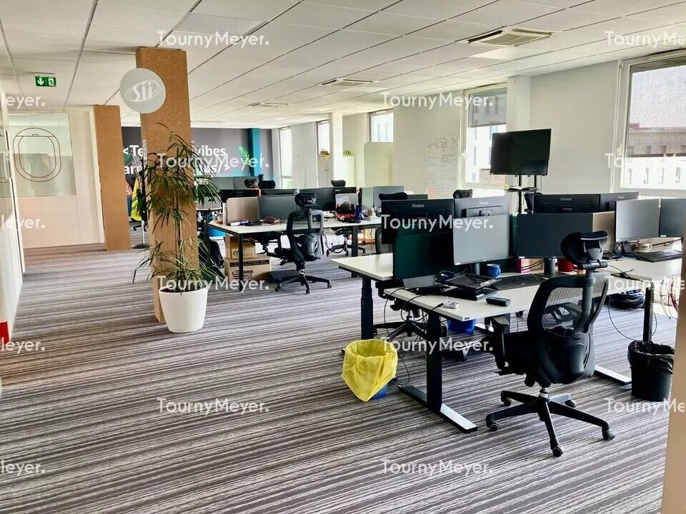 Office in Cesson-Sévigné for lease Interior Photo- Image 1 of 14