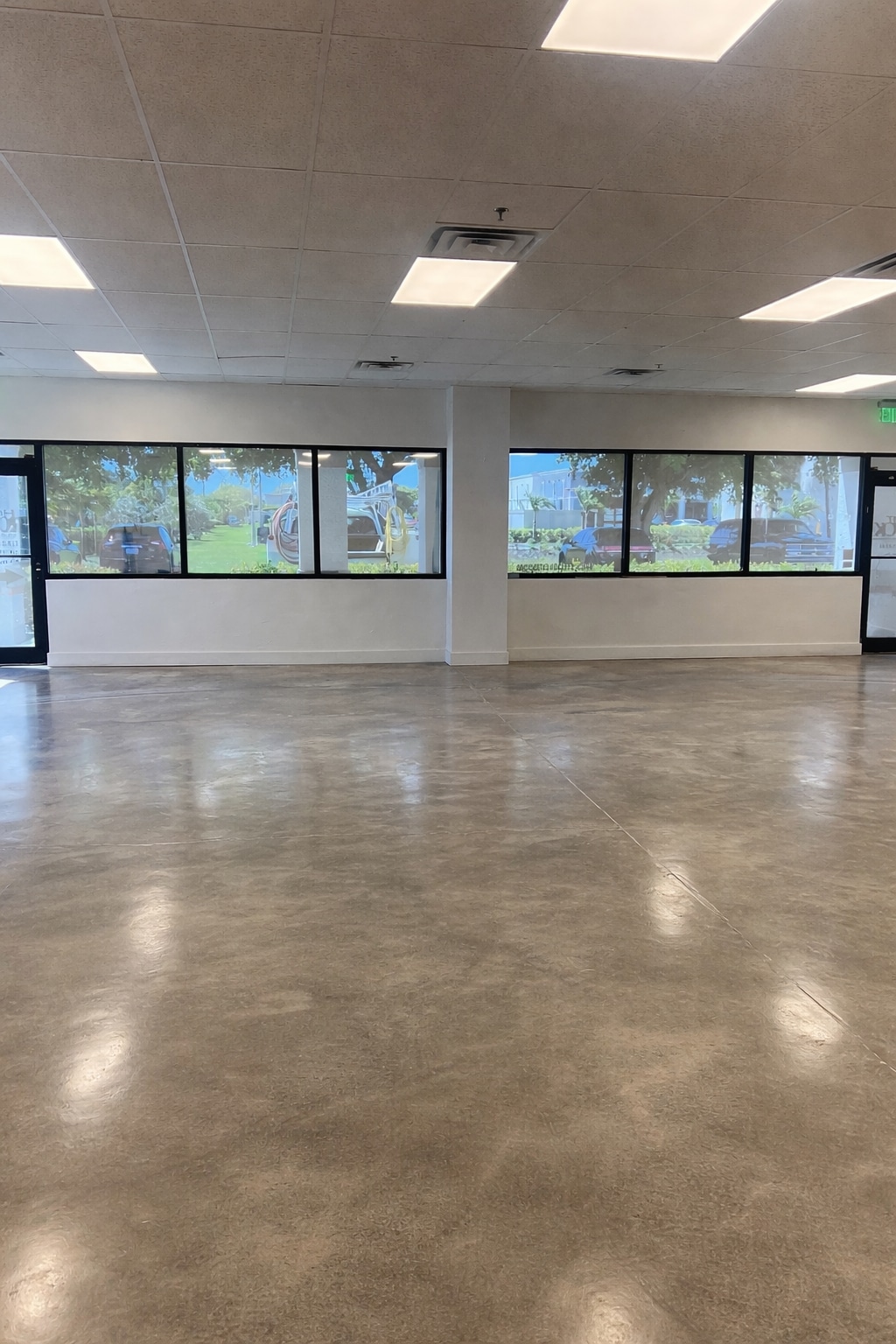 12575 S Cleveland Ave, Fort Myers, FL for lease Interior Photo- Image 1 of 6