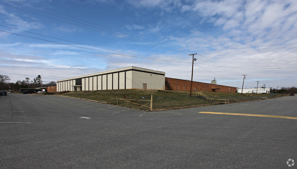 1164 Burris Blvd, Lincolnton, NC for sale - Building Photo - Image 1 of 1