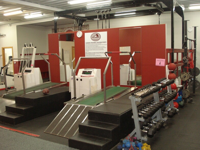 1830 Webster St, Hudson, WI for lease - Building Photo - Image 2 of 9