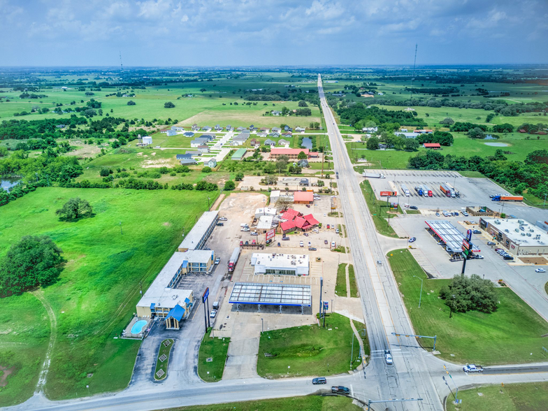 708 N US Hwy 77, Schulenburg, TX for sale - Building Photo - Image 3 of 3