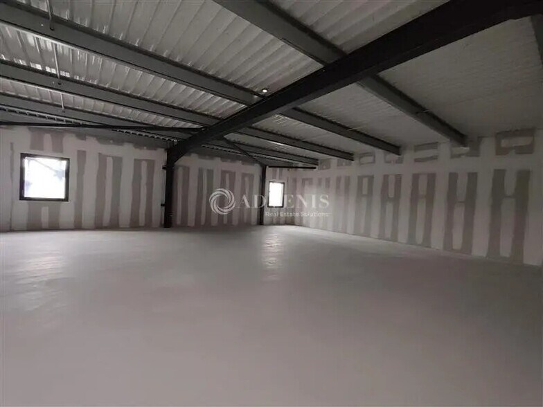 Industrial in Béziers for lease - Interior Photo - Image 3 of 6