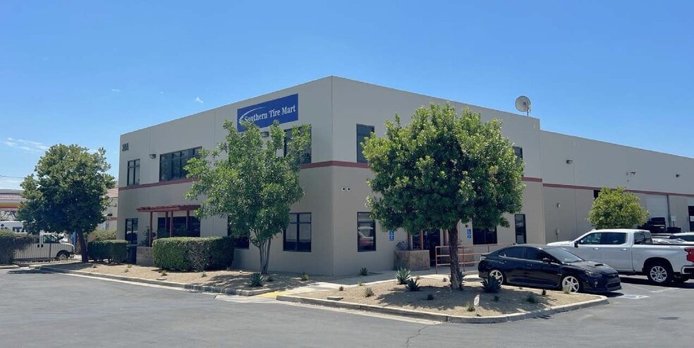 205 W Slover Ave, Bloomington, CA for lease - Building Photo - Image 1 of 7