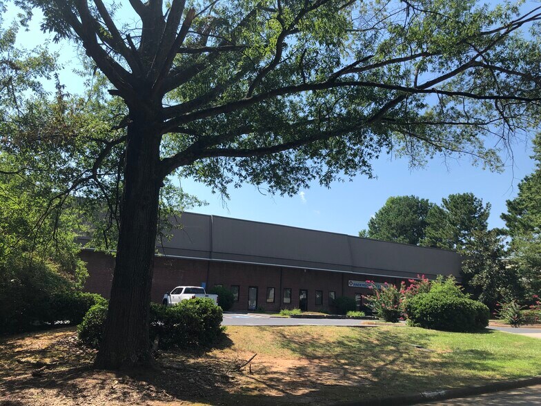 2196 Sweetwater Ind Blvd, Lithia Springs, GA 30122