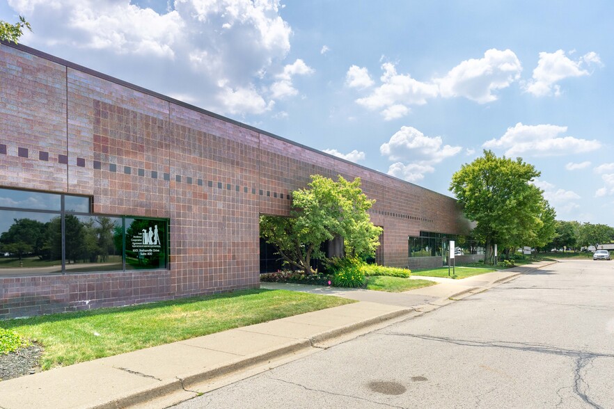 1601 Feehanville Dr, Mount Prospect, IL for lease - Building Photo - Image 1 of 10