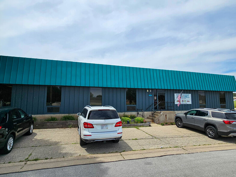 525 Jefferson St, Fort Atkinson, WI for sale - Building Photo - Image 2 of 14