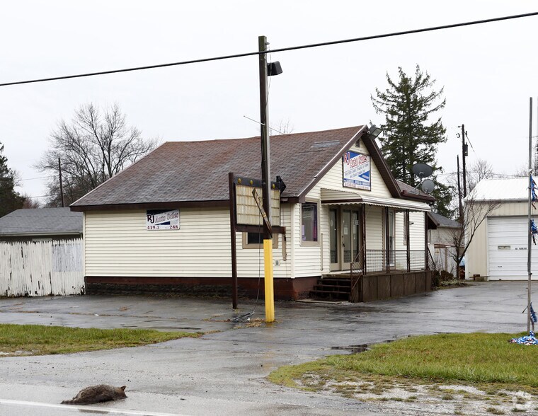 1629 Woodville Rd, Millbury, OH 43447