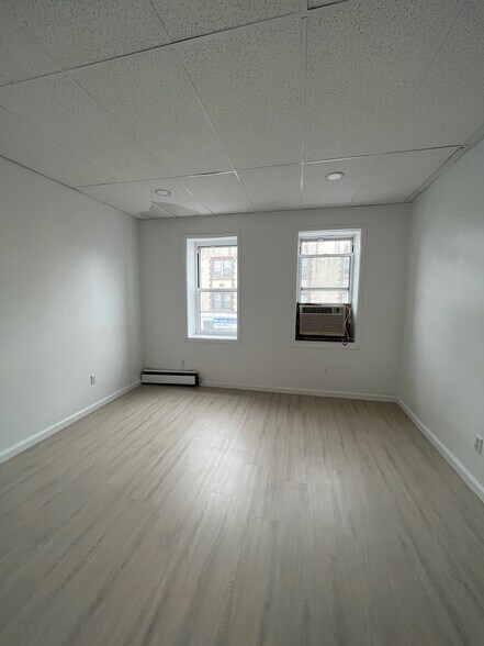36-15 164th St, Flushing, NY for sale - Building Photo - Image 3 of 15