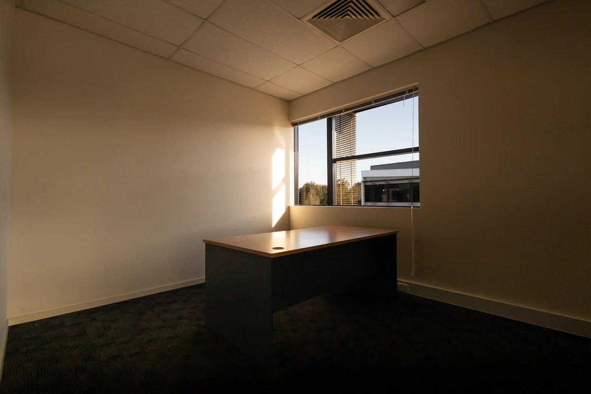 23 Ashtan Pl, Banyo for lease Interior Photo- Image 1 of 7