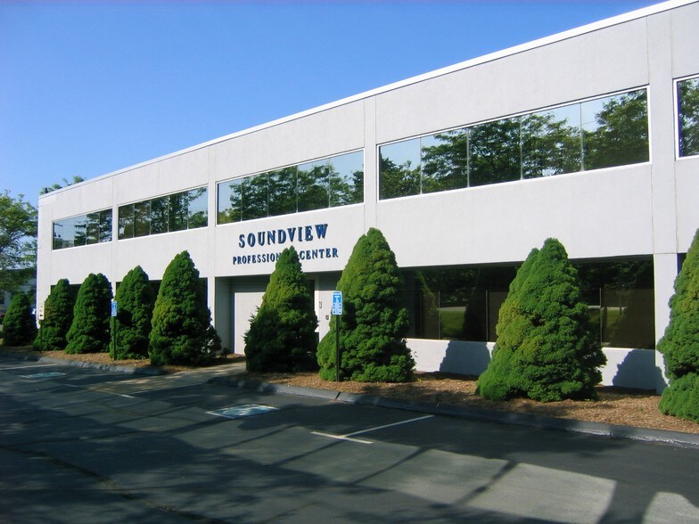 37 Soundview Rd, Guilford, CT for sale - Primary Photo - Image 1 of 1