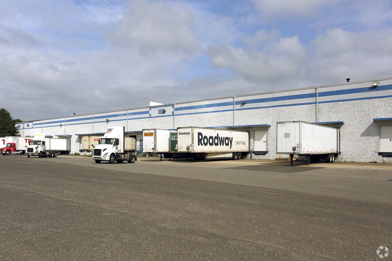 285 Ridge Rd, Dayton, NJ 08810