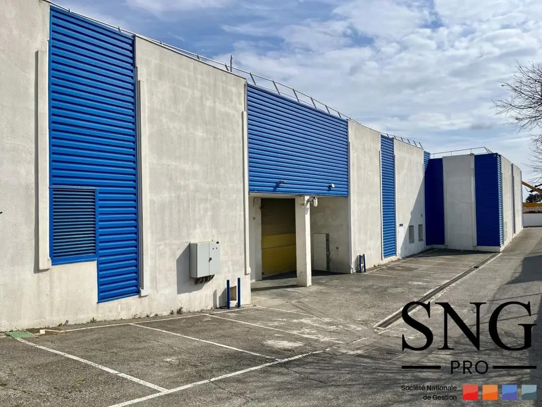 Industrial in Vitrolles for lease Building Photo- Image 1 of 13